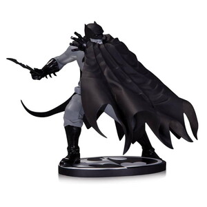 Batman: Black & White Batman  Dave Johnson Statue 