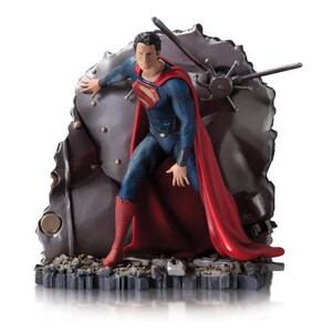 Man Of Steel: Superman Vault Statue